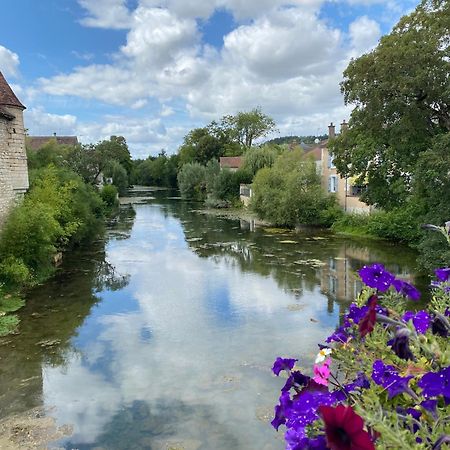 Le Merrain Gite Plein Coeur De Chablis Dış mekan fotoğraf